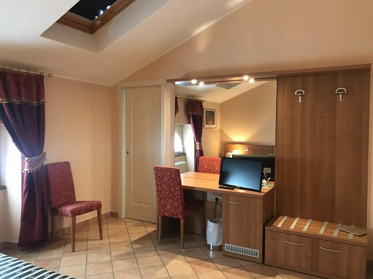 Locanda Ca' Rossa San Giovanni in Croce 3*,